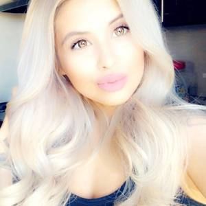 Meet your Posher, Daniela